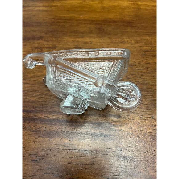Vintage pressed glass wheelbarrow toothpick holder - Picture 2 of 3